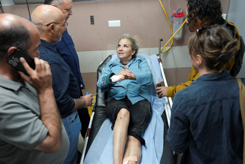 Photographer attacked by settlers in the West Bank feels insulted by Netanyahu
