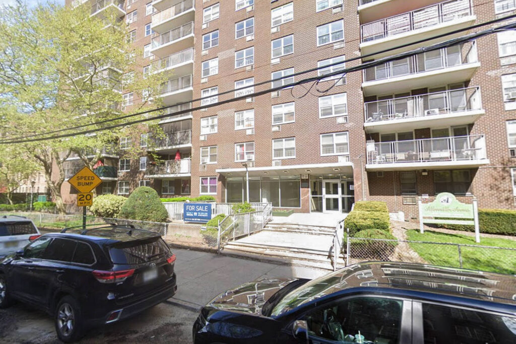 Woman dead, baby critically injured after plunging from Bronx apartment; police seek ex-boyfriend