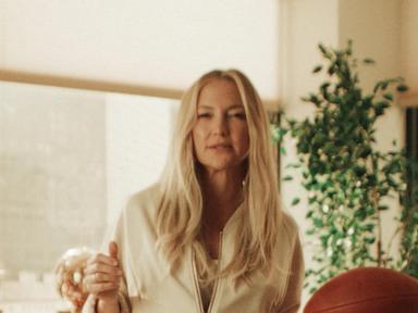 WATCH:  Kate Hudson welcomes the Super Bowl back to Los Angeles