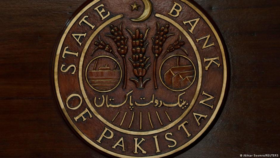 IMF reaches tentative $1.21 billion bailout deal with Pakistan