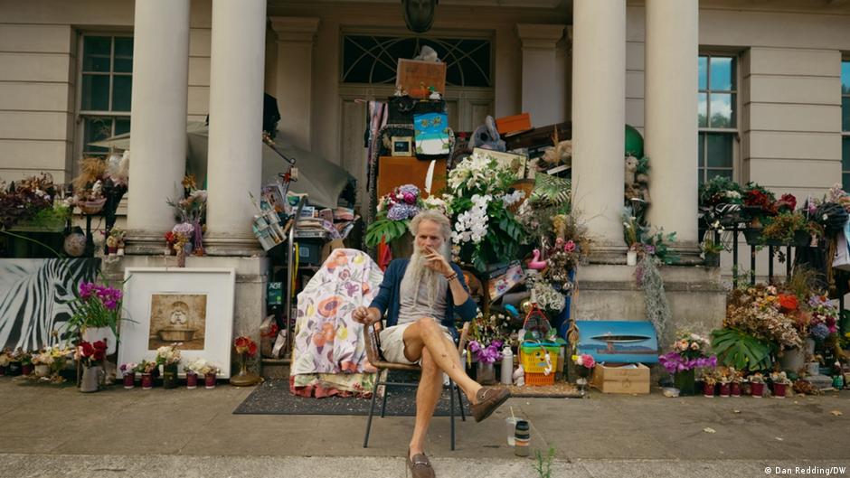 The homeless man living in front of a London mega-mansion