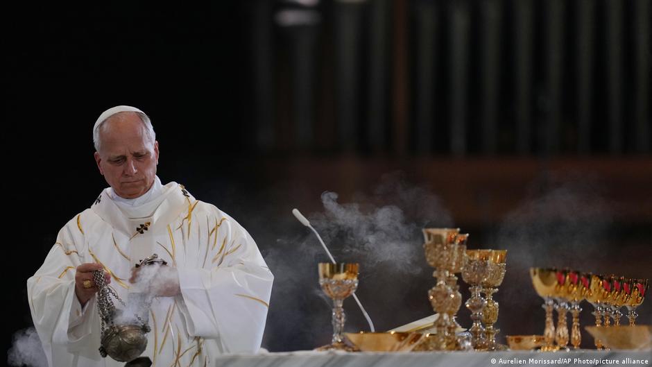 Pope Leo in Rome hospital for lung surgery