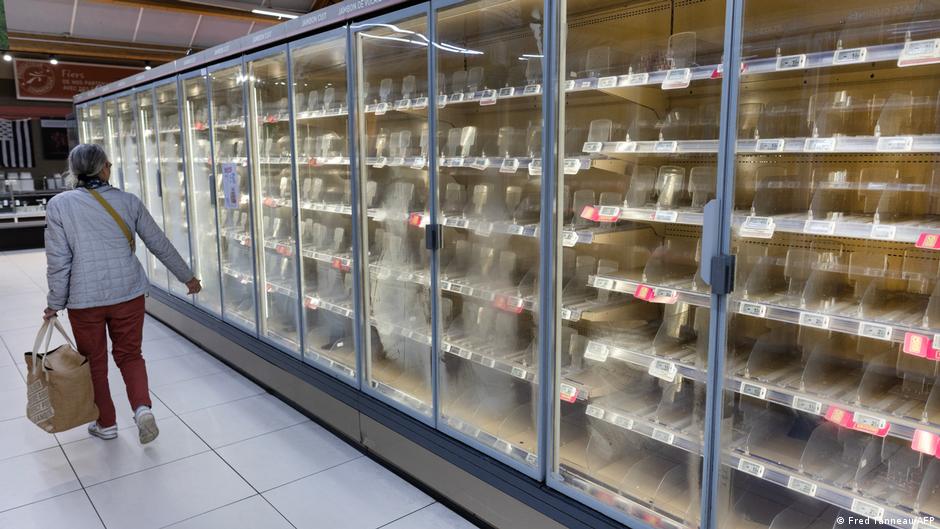 Hundreds of French supermarkets hit by a cyberattack that  defrosted refrigeration systems