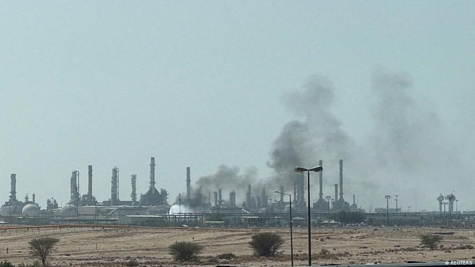 Houthis and Saudis strike each other in latest escalation