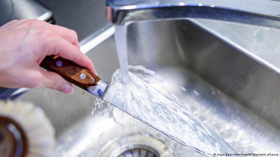 Airbnb scraps guest checkout chores such as cleaning
