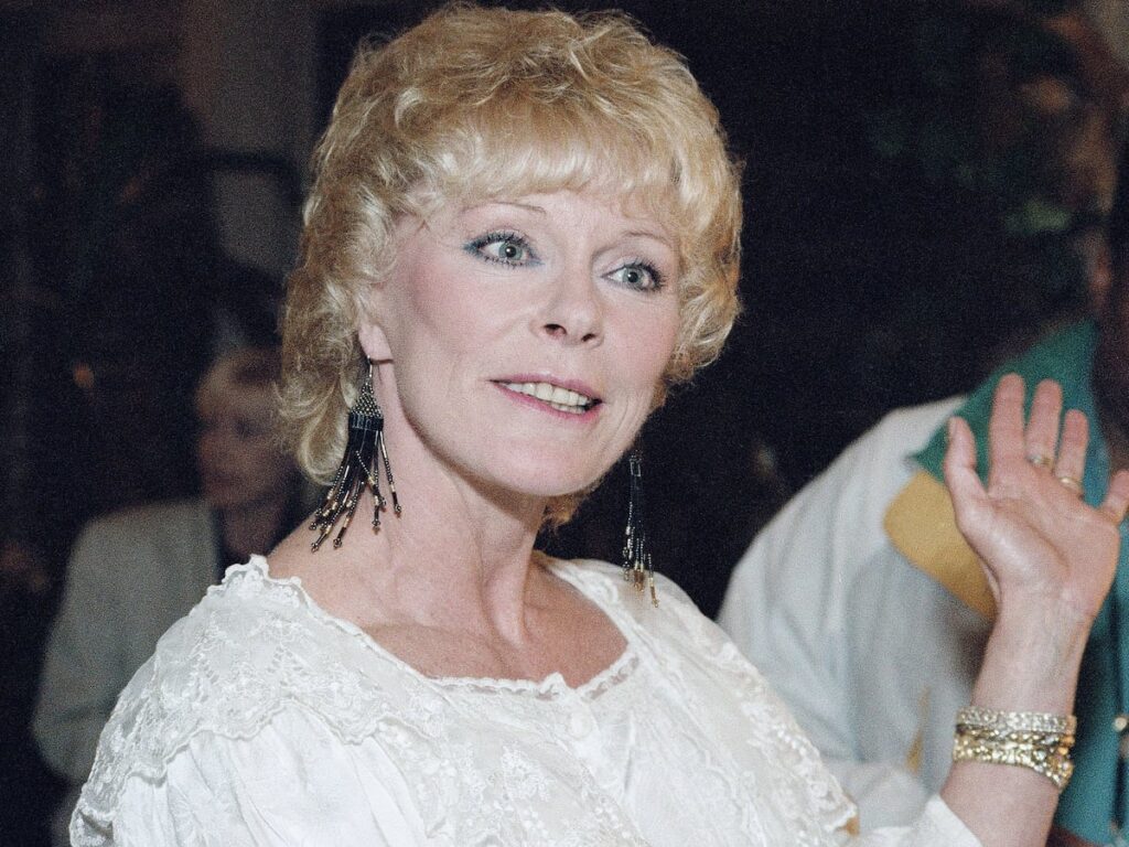Elke Sommer, German-born star of ‘A Shot in the Dark’ and ‘The Prize,’ dies at 85