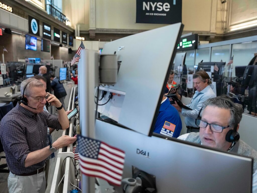 The first big batch of US profit reports for the summer has Wall Street mixed