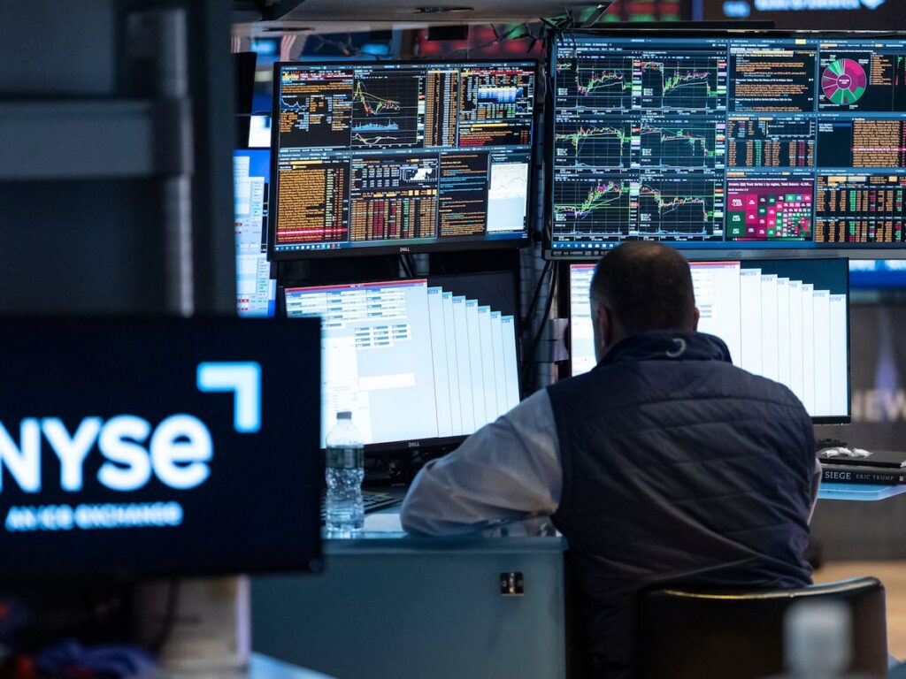 US markets weighed down by extended sell-off in the tech sector