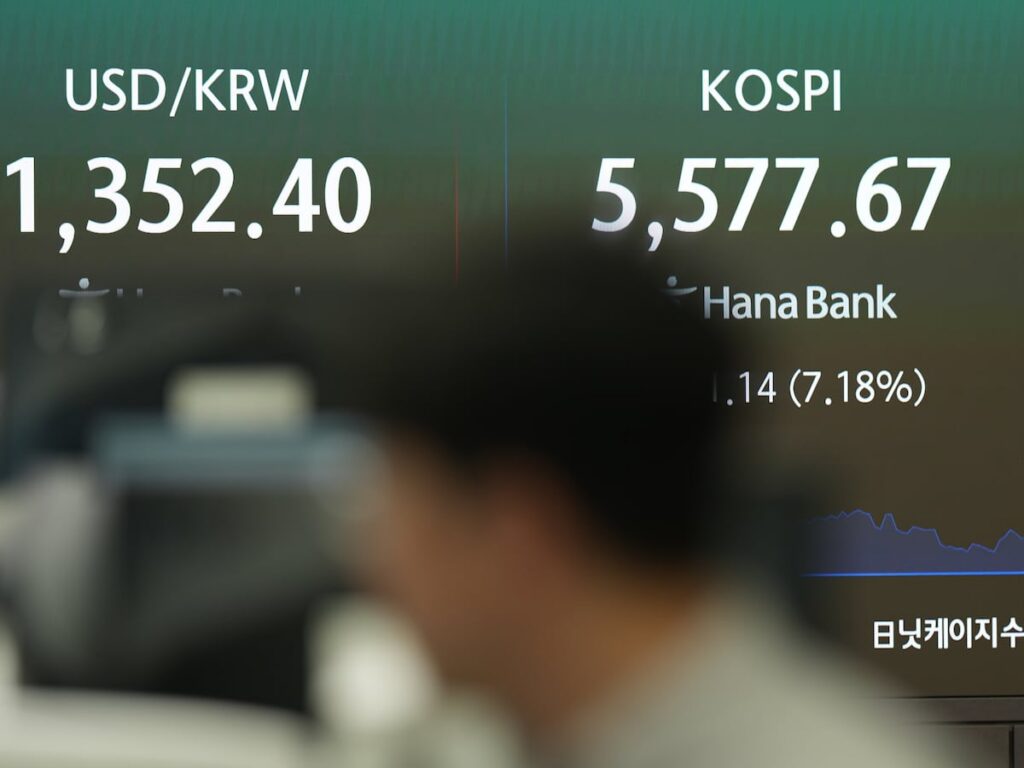 A tech sell-off drags stocks lower as markets in South Korea and Japan sink
