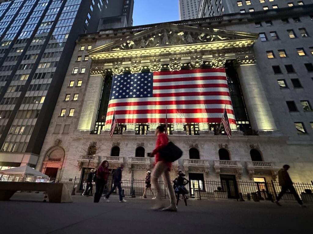 AI stocks keep falling, but the rest of the market is supporting Wall Street