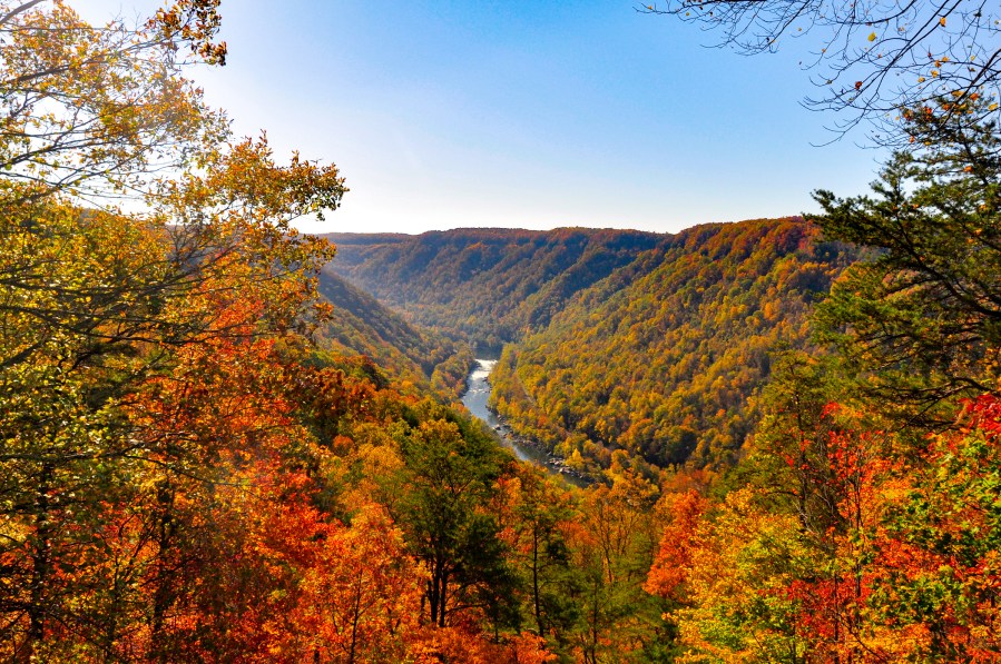 Sunshine and pleasant fall temperatures continue across the Ohio Valley this weekend