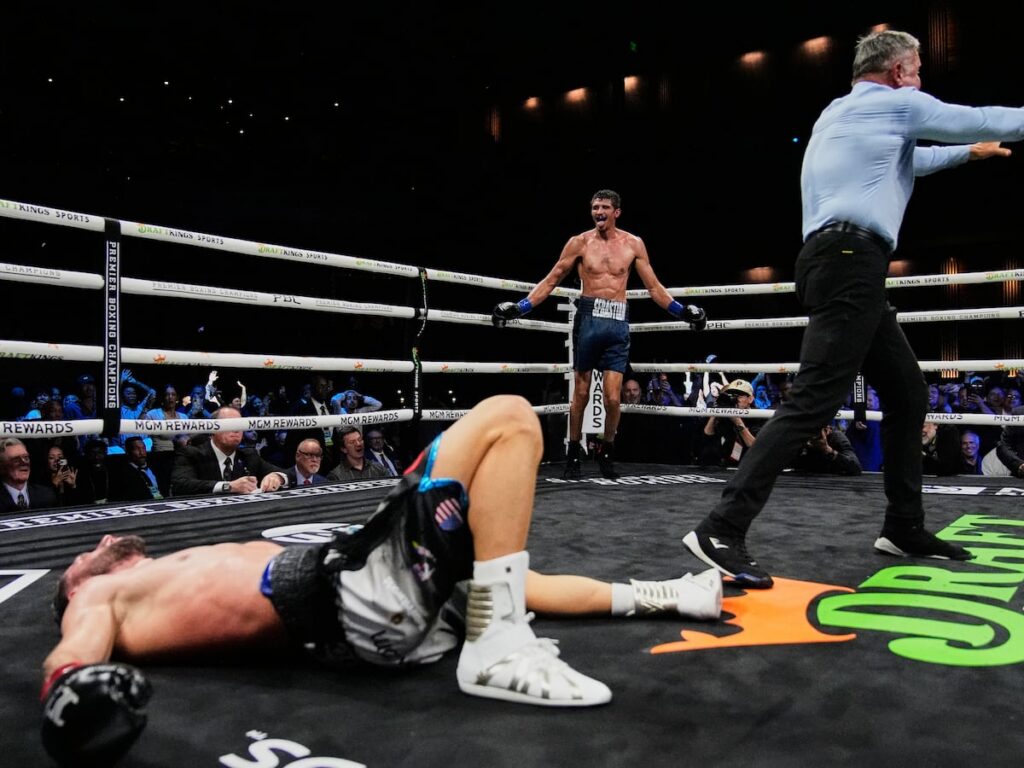 Fundora stops Hadribeaj in final second, keeps undisputed title hopes alive