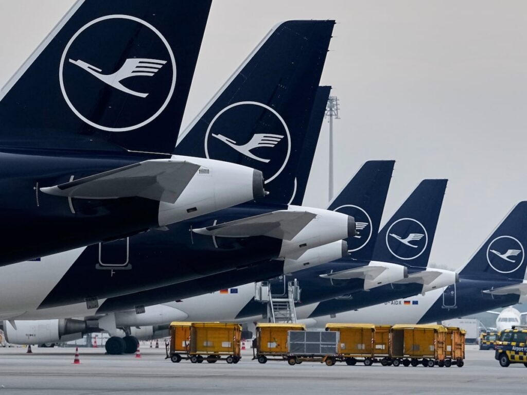 Saudi authorities say 3 killed in Houthi-claimed attacks on Riyadh airport