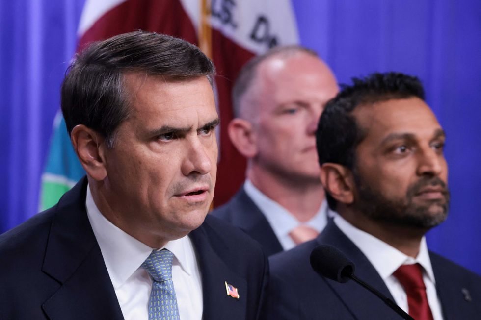 Insider sounds alarm on 'embarrassed' Trump's next midterm move: 'We all need to brace'