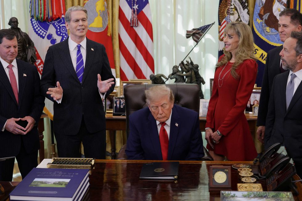 Trump bizarre impeachment rant stuns Oval Office onlookers: 'This is not normal'
