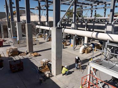 US economy grew at 3.4% annualized rate in 3rd quarter, government data shows