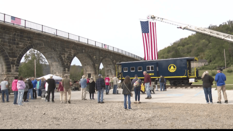 Railroad history rolls into Bellaire with B&O caboose dedication