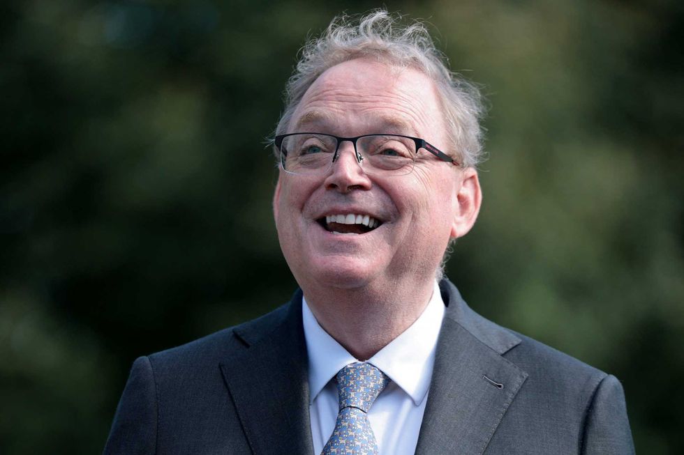 Trump's top economic adviser ridiculed after bashing 'myth': 'That should do it'