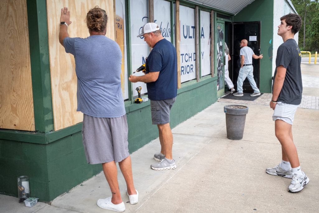 Gulf Coast prepares for landfall as Hurricane Isaias gains power