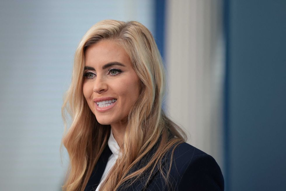 Rocky debut as Trump’s new press secretary keeps eyes glued to her notes
