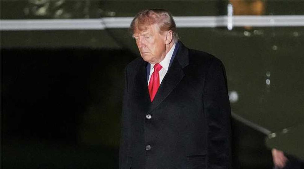'You can almost see the panic in Trump's eyes' in his latest scramble: MS NOW host