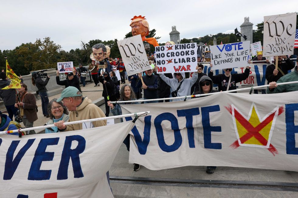 Former GOP stars back No Kings record early-vote bid as Trump’s polling slide deepens