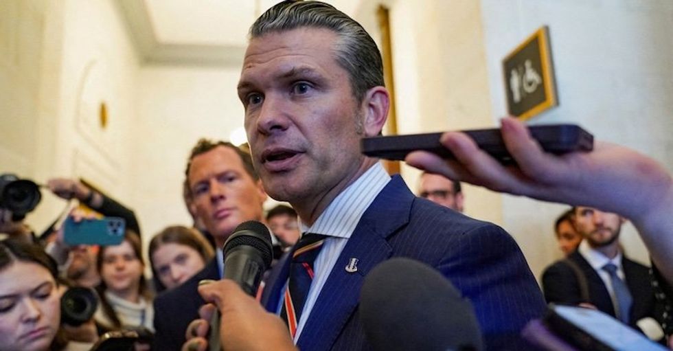 Hegseth leaves troops exposed to spies as Pentagon ignores phone security warnings: report