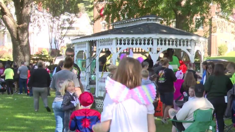 Families gather for annual Warwood Trunk or Treat