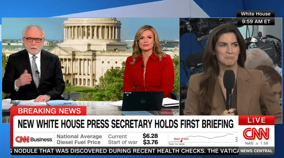 Kaitlan Collins at a loss for words after ‘bizarre’ White House press briefing