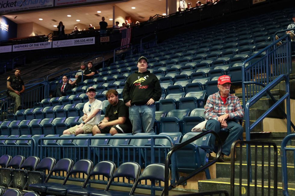 White House enraged after Kaitlan Collins shares embarrassing clip of Trump's empty seats