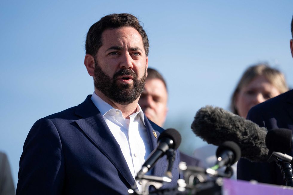 MAGA candidate humiliated after ‘mansplain’ attempt blows up in his face: 'Sit over there'
