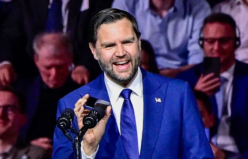 ‘What in the Cornell hell?’ JD Vance creeps out internet with bar joke about Ohio Democrat