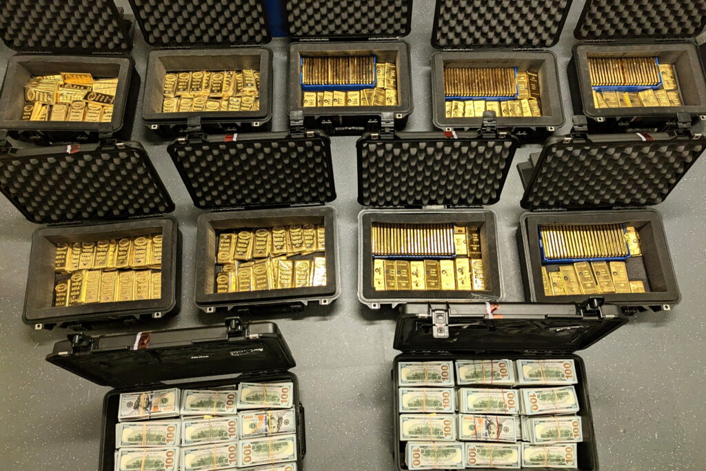 Former CIA official accused of stealing $40M in gold bars pleads guilty