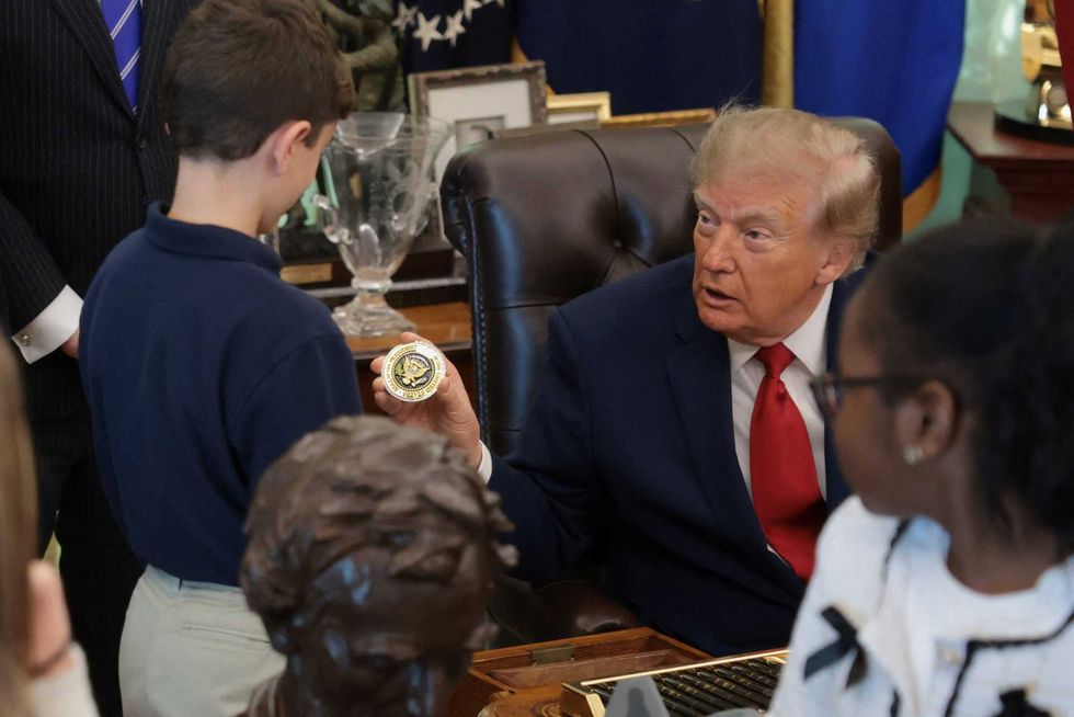 Trump rigs kids’ piggy banks so billionaires can dump falling stock on them: analyst