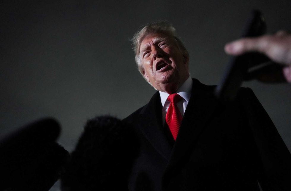 'Dead in the water': Analyst sounds 'dire' alarm as cracks appear in Trump's oil ceasefire